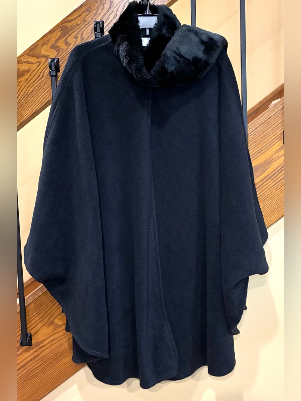 Capelli New York Cape Faux Fur Collar one Button black fleece one size NWT